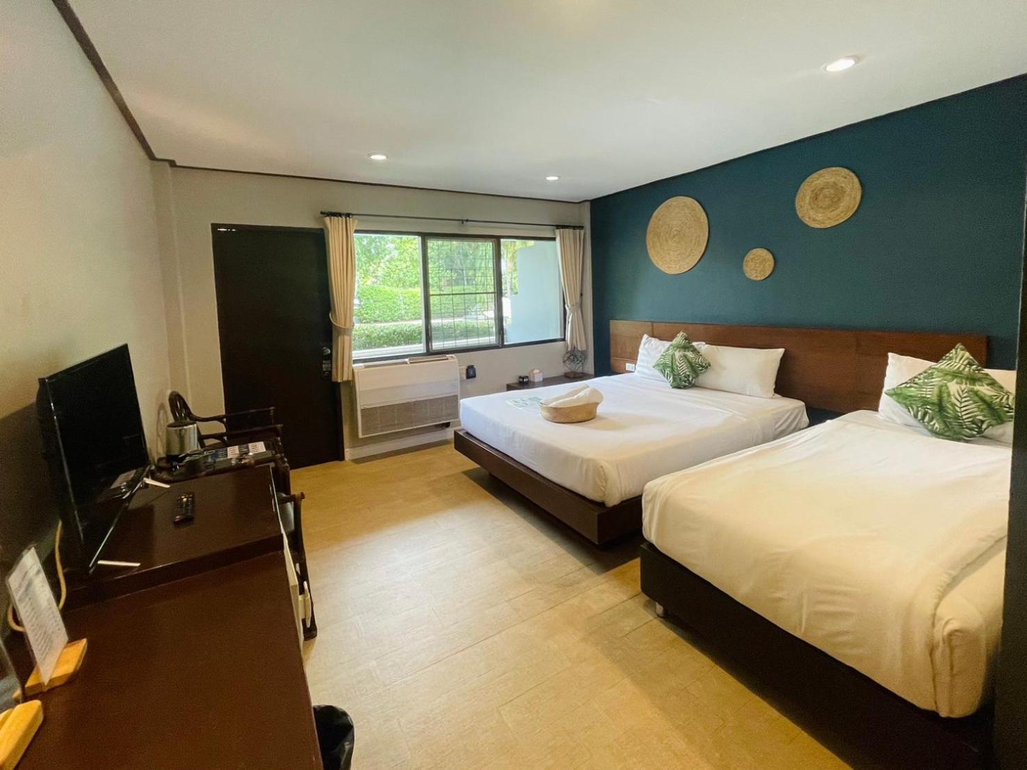 Hotel Let's Hyde & - Pool 4*