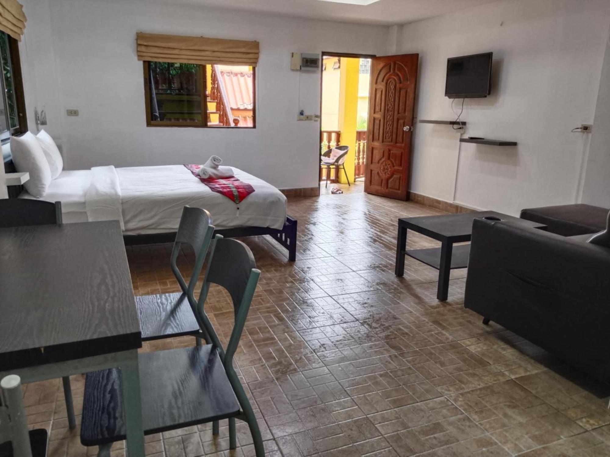 Phratamnak - 100 Mtr From The Beach Guest house 3*