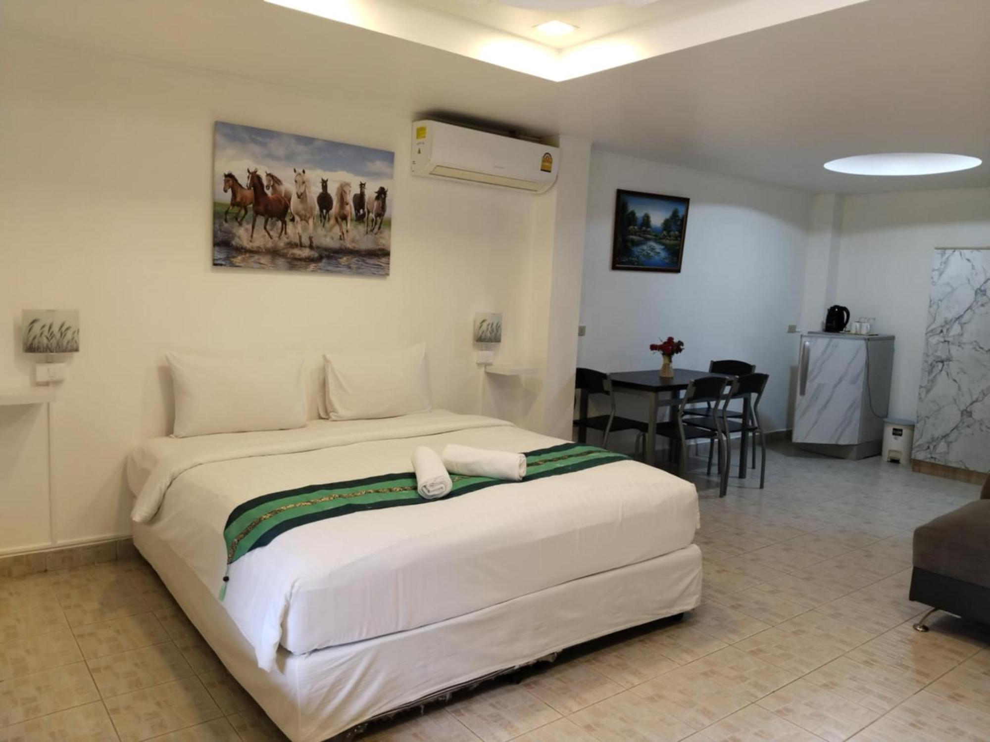 Guest house Phratamnak - 100 Mtr From The Beach