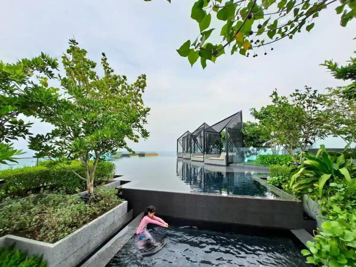 Downtown Chic Rooftop Pool #es13810 Pattaya