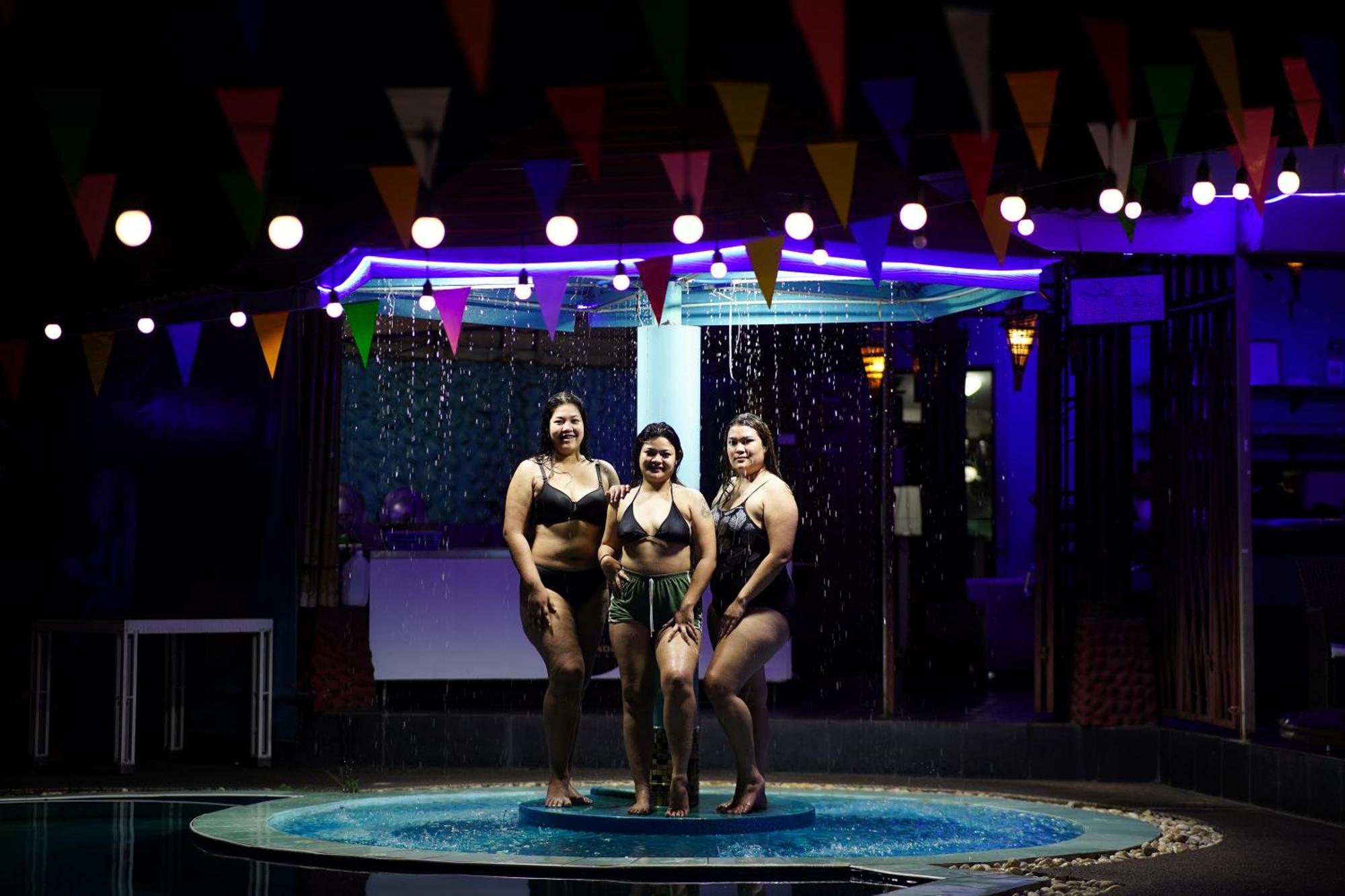 Marine Paradise Encore