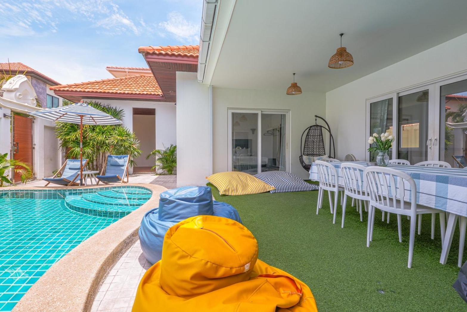 Majestic Pool 3 Bedrooms Private Beach Villa Pattaya