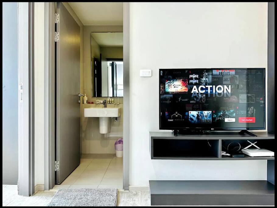 Sea View At Location, High Floor Luxury Apartment *