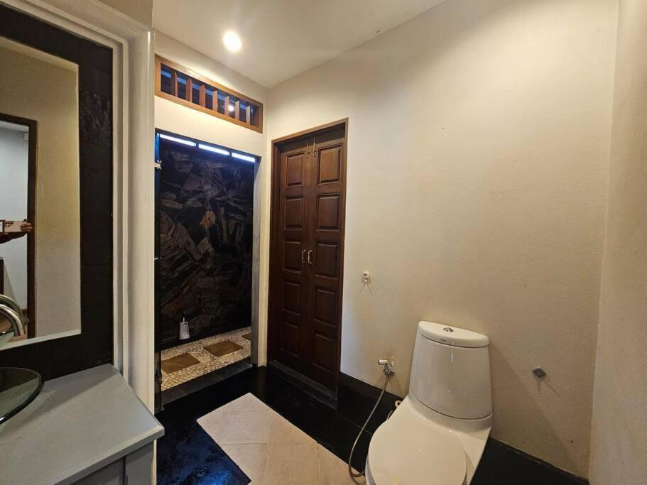 Luxury 5br Pool Pattaya-family & Friends Fun Escape-bbq, Pool Table Pattaya