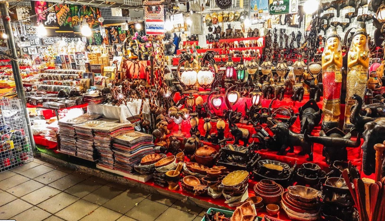 Furnished Near The Apartment *