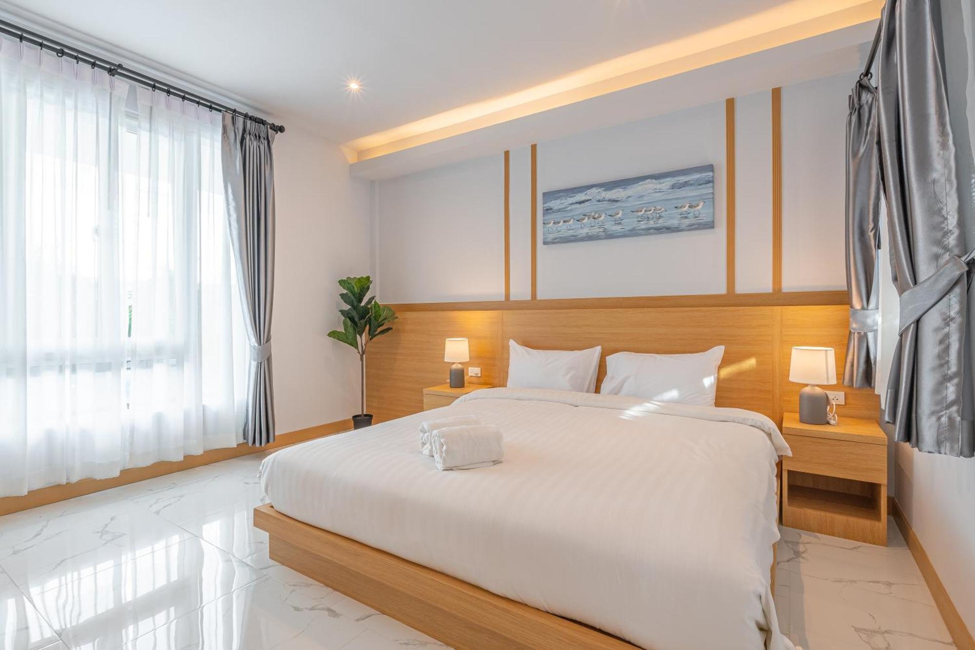 市中心豪华4卧5卫泳池别墅 Villa Pattaya