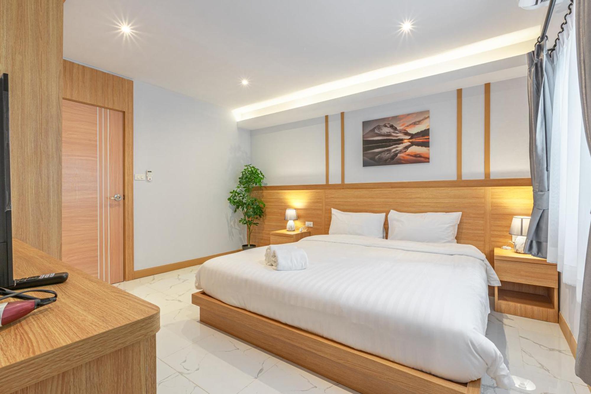 Villa 市中心豪华4卧5卫泳池别墅 Pattaya