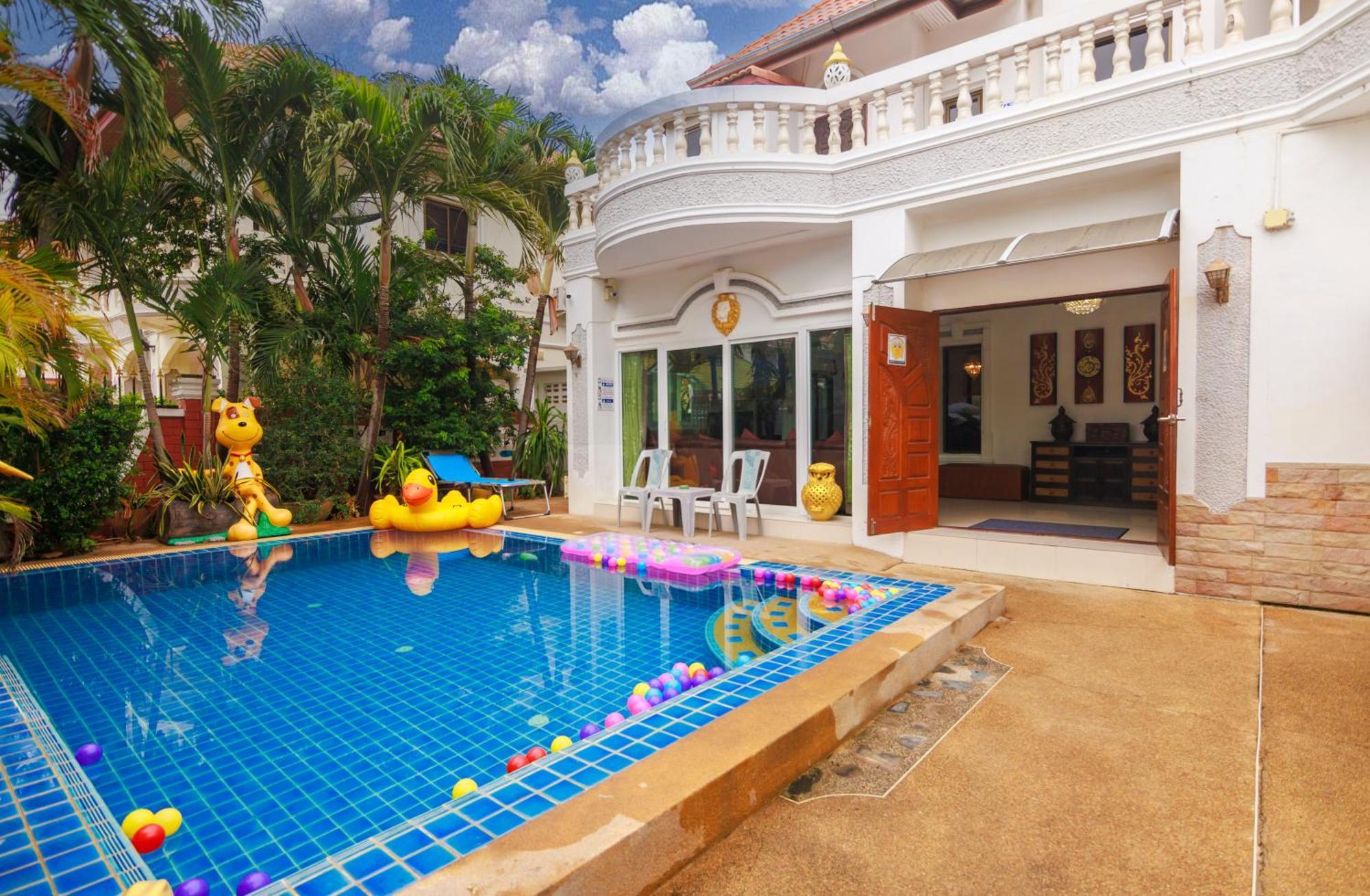 R Near Walking Street Electricity Included Pattaya