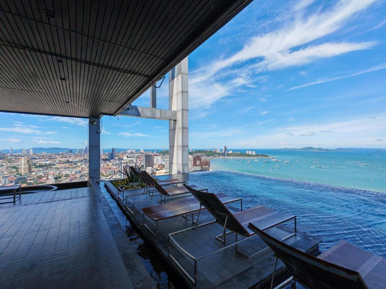 Apartment Centric Sea
