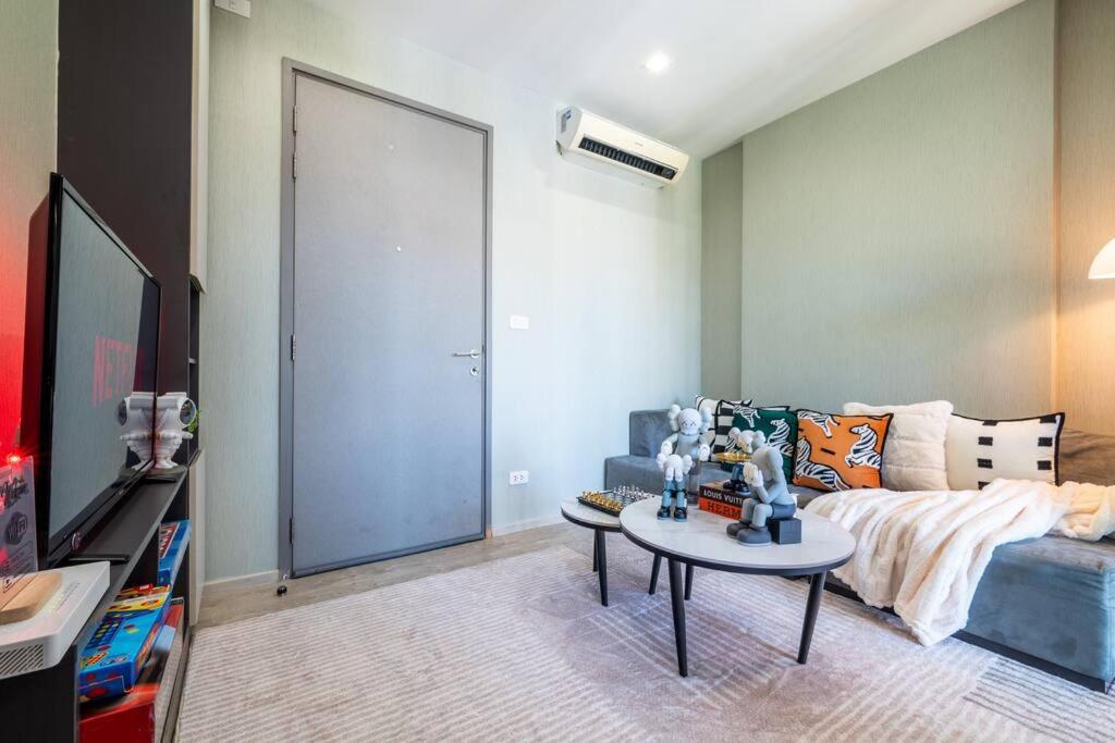 Apartamento Kaws Theme Modern Cozy 1br 2 Min Walk To *