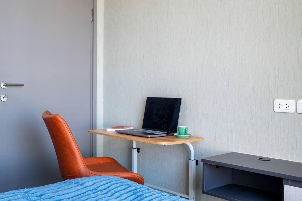 Kaws Theme Modern Cozy 1br 2 Min Walk To Pattaya