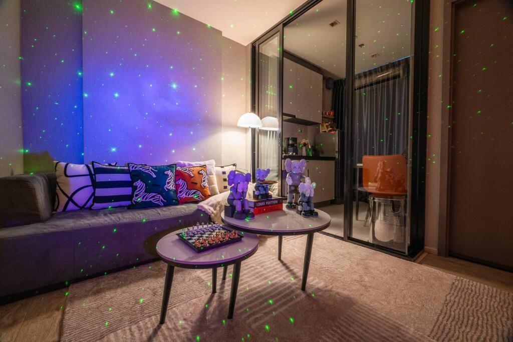 Kaws Theme Modern Cozy 1br 2 Min Walk To *