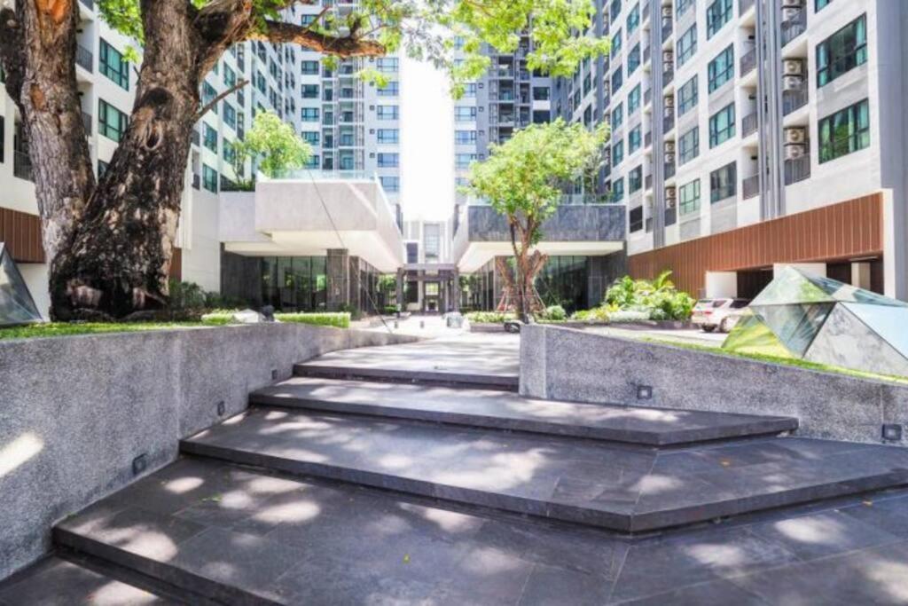 Apartamento Kaws Theme Modern Cozy 1br 2 Min Walk To