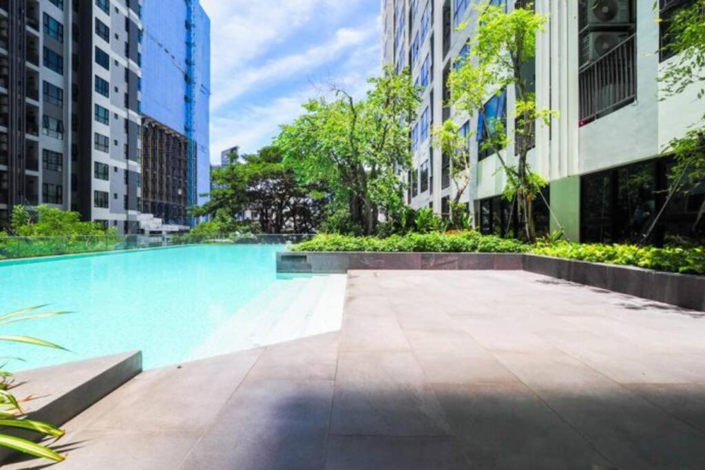 Apartamento Kaws Theme Modern Cozy 1br 2 Min Walk To