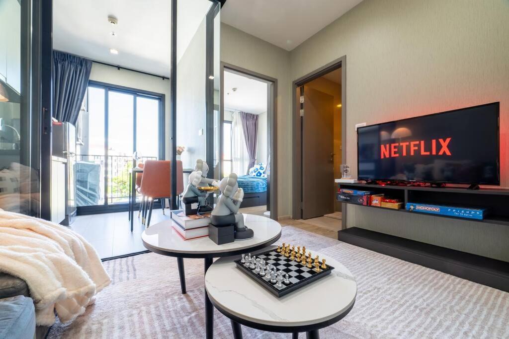 Kaws Theme Modern Cozy 1br 2 Min Walk To Pattaya