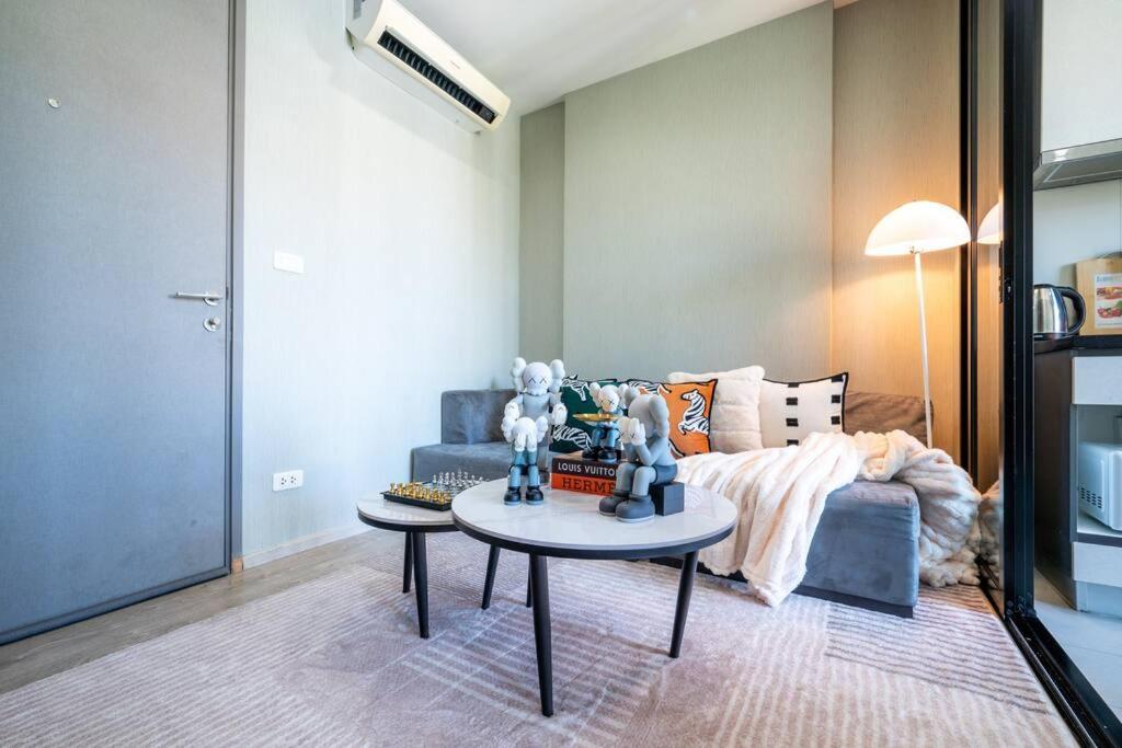 Apartamento Kaws Theme Modern Cozy 1br 2 Min Walk To Pattaya