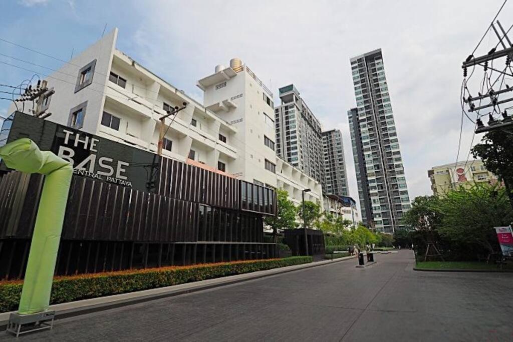 Apartamento Kaws Theme Modern Cozy 1br 2 Min Walk To Pattaya
