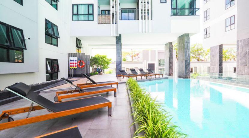 Kaws Theme Modern 1br - High Floor Seaview * Pattaya