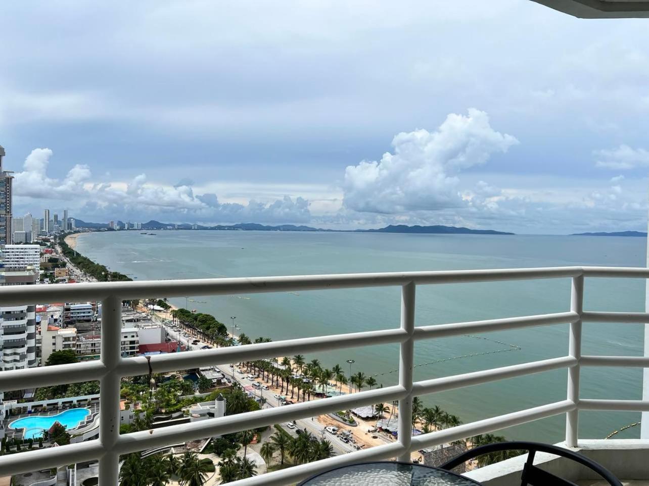 Viewtalay Beachfront By Nd Pattaya