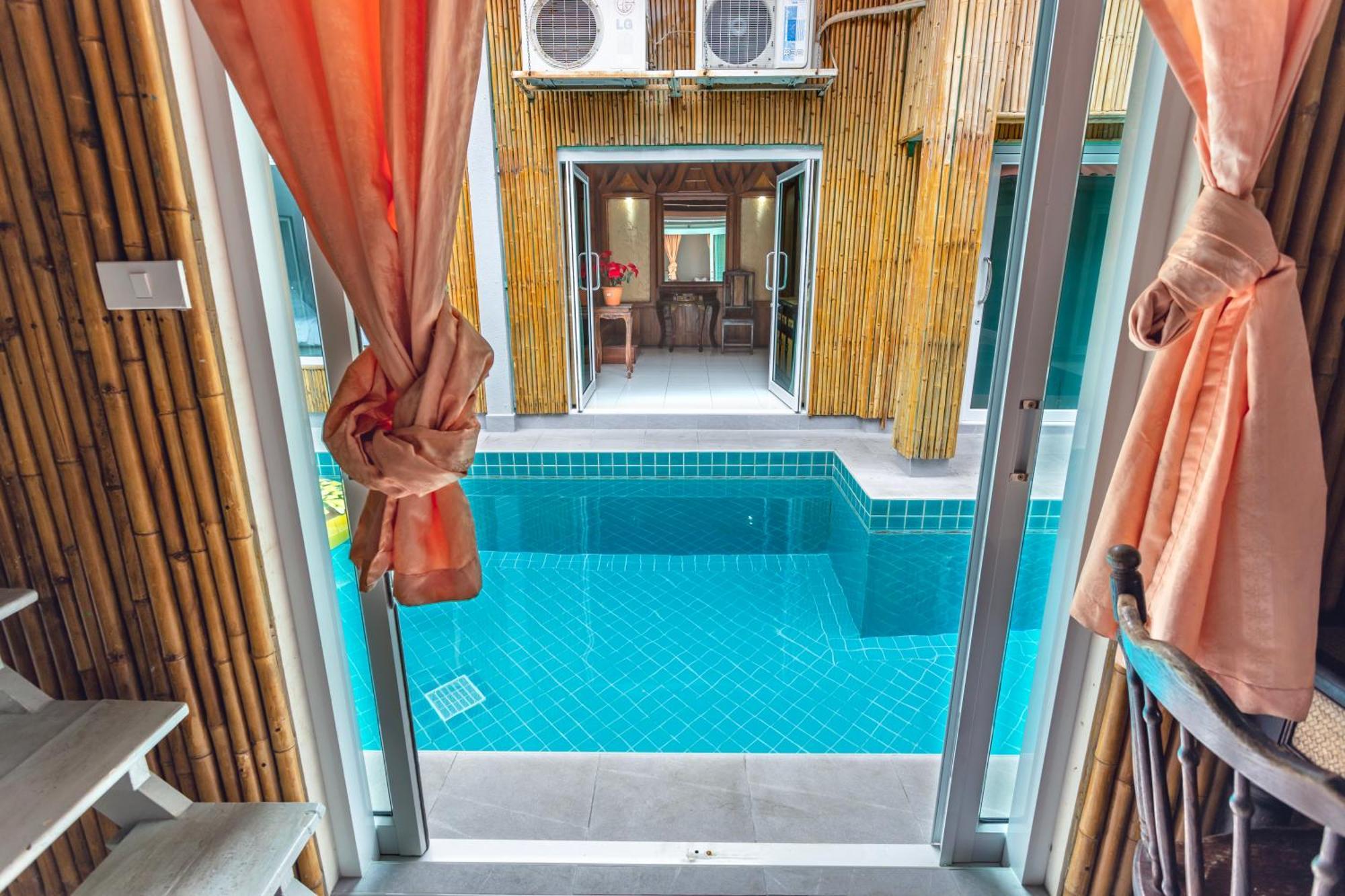 Vila Romantic Pool Pattaya