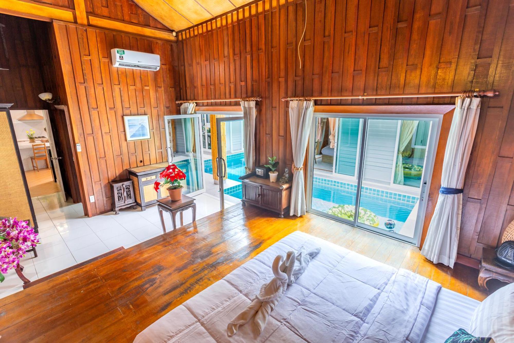 Villa Romantic Pool - 6 Bedroom - Private Pool & Absolute Privacy - Perfect For Groups Pattaya