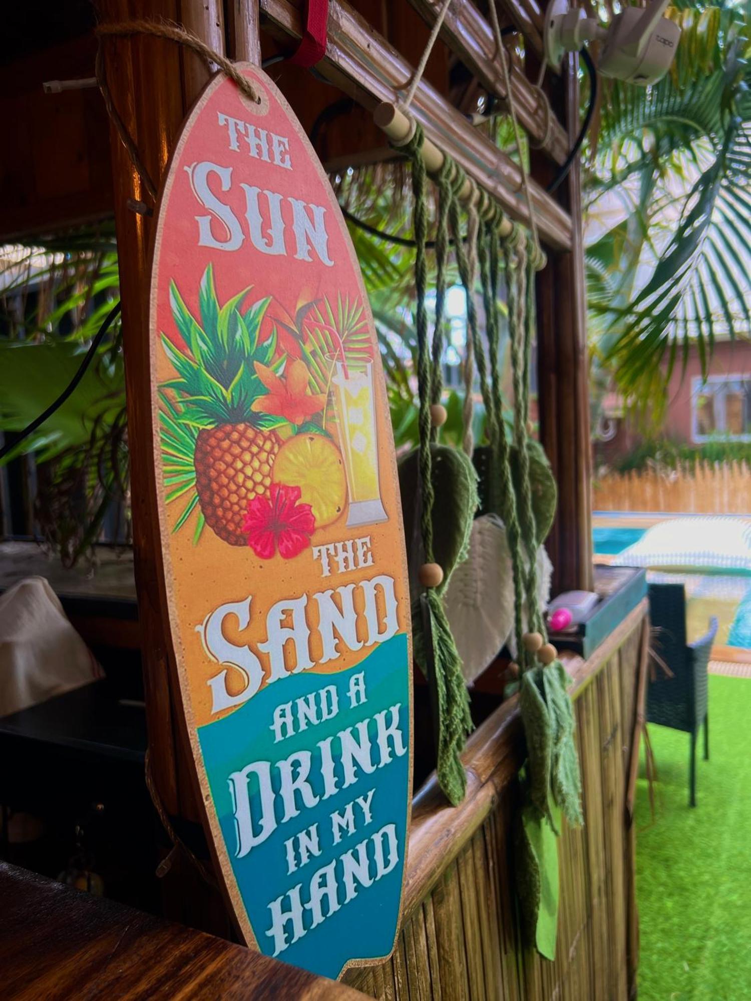 Smokers Beach Club & * Pattaya