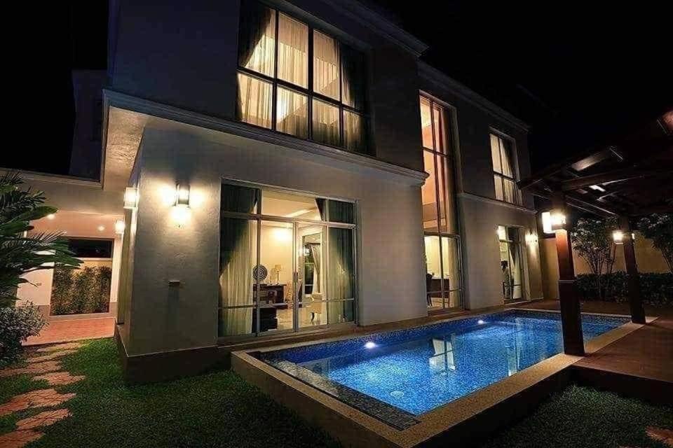 Villa Chorong Pool Pattaya1 *