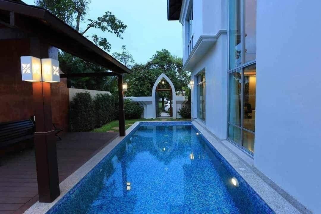 Chorong Pool Pattaya1 Pattaya