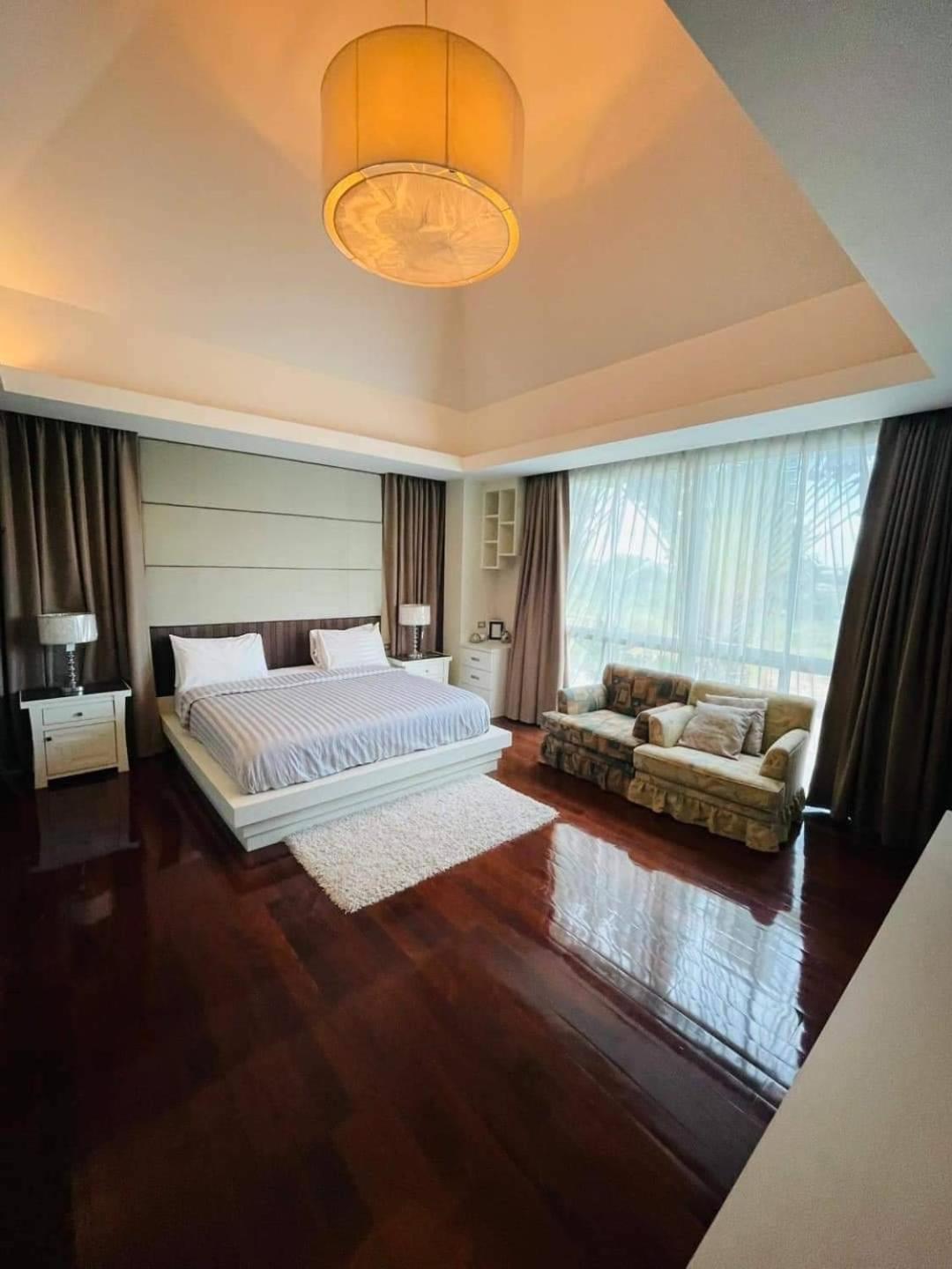 Chorong Pool Pattaya1 Villa Pattaya