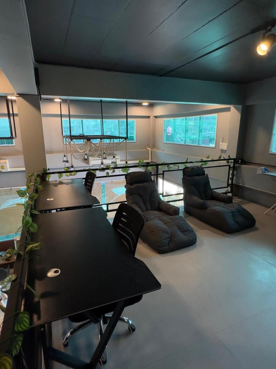 Friends Station Tukkom & Cafe Hostel *