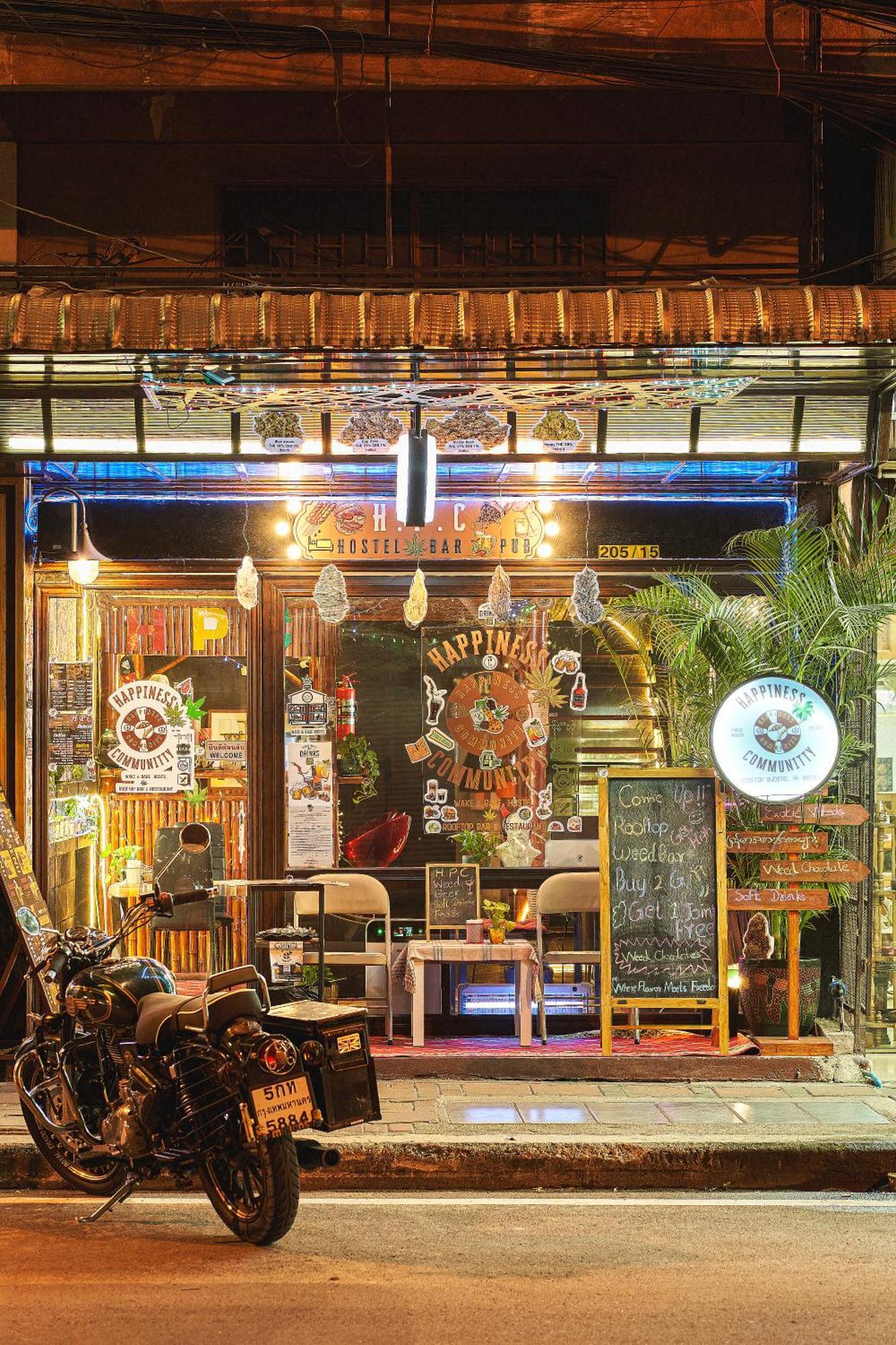 Happiness Community Wake & Bake - Rooftop Bar & Bistro Pattaya