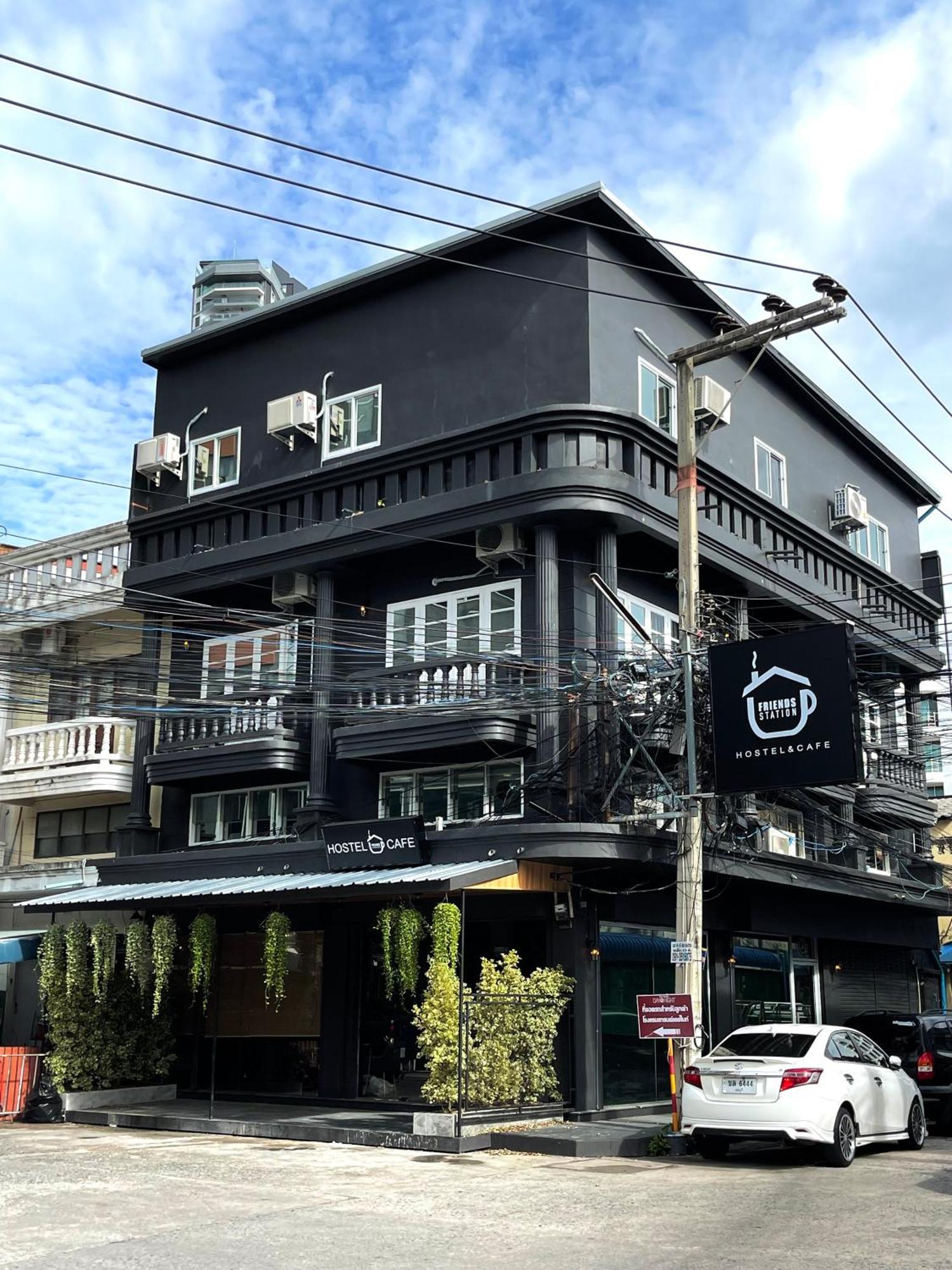 Hostel Tukkom Friends Station & Cafe