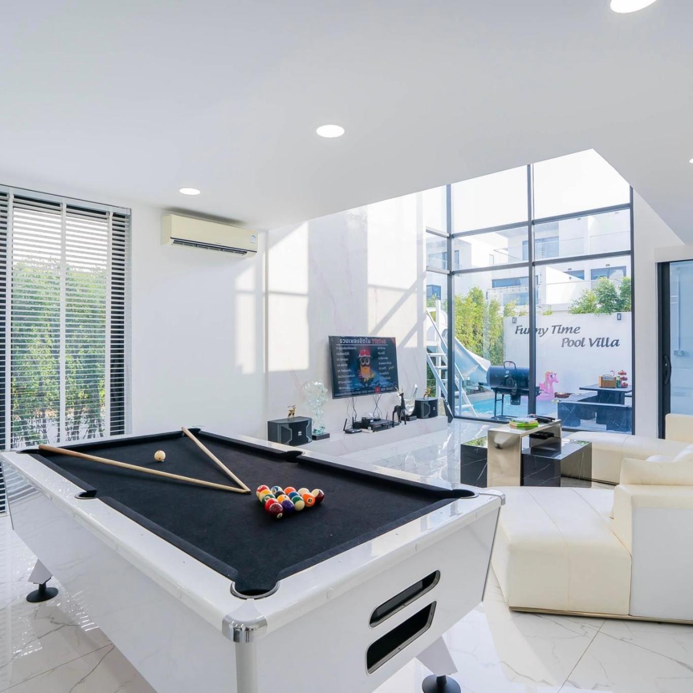 Funny Time Pool Villa *