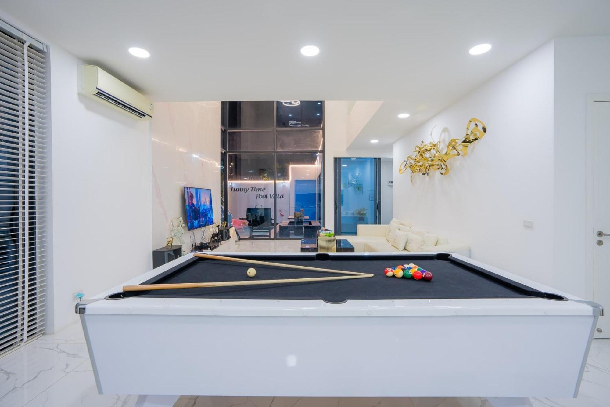 Funny Time Pool