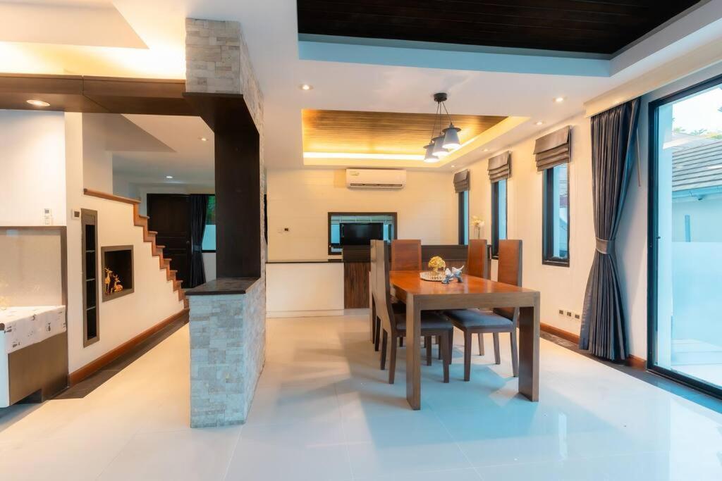 Thai 23 3br Near Hollywood Villa