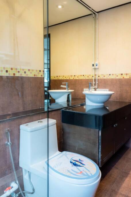 Villa Thai 23 3br Near Hollywood *