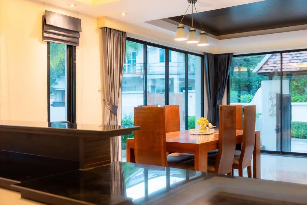 Thai 23 3br Near Hollywood