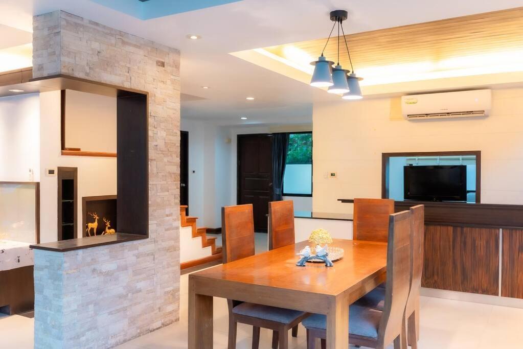 Thai 23 3br Near Hollywood Pattaya