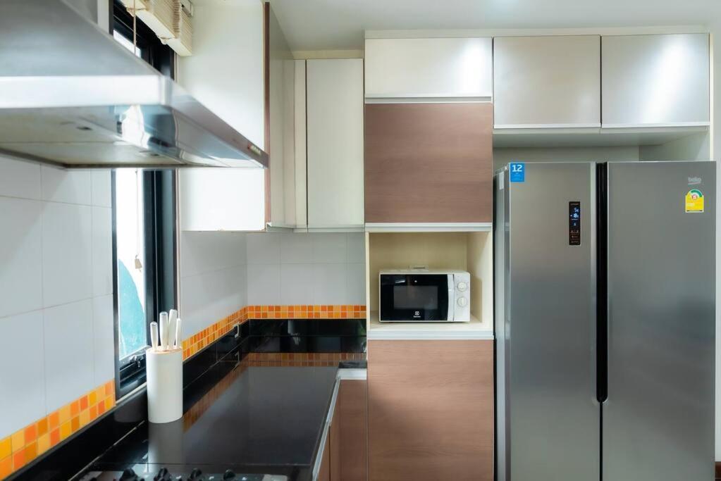 Villa Thai 23 3br Near Hollywood