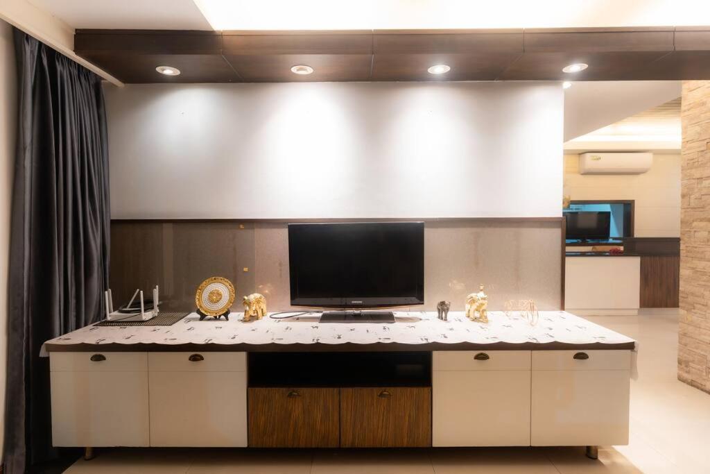 Thai 23 3br Near Hollywood *