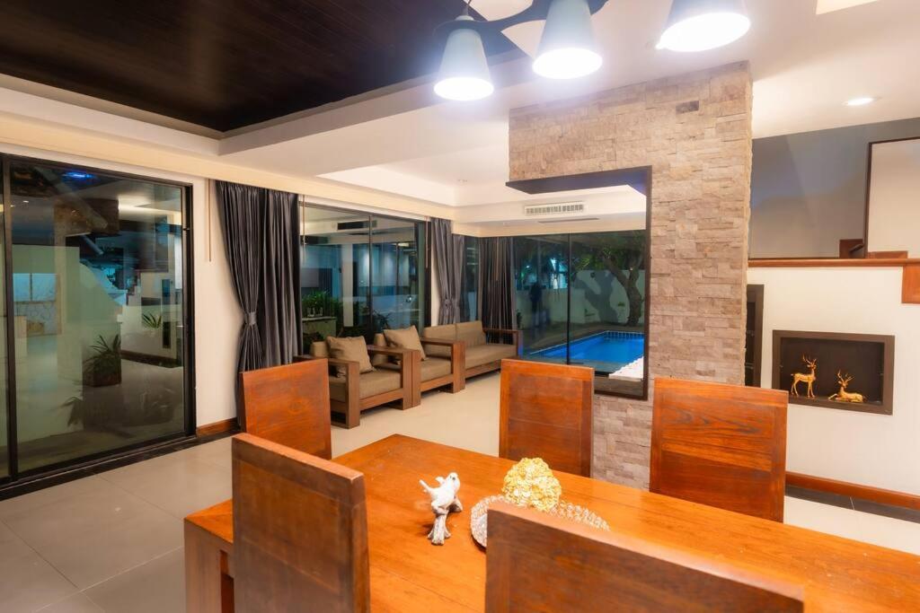 Villa Thai 23 3br Near Hollywood Pattaya