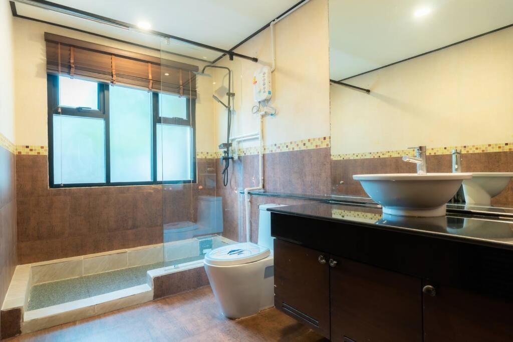 Villa Thai 23 3br Near Hollywood