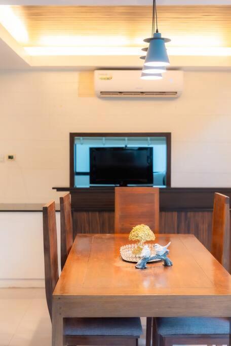 Thai 23 3br Near Hollywood * Pattaya