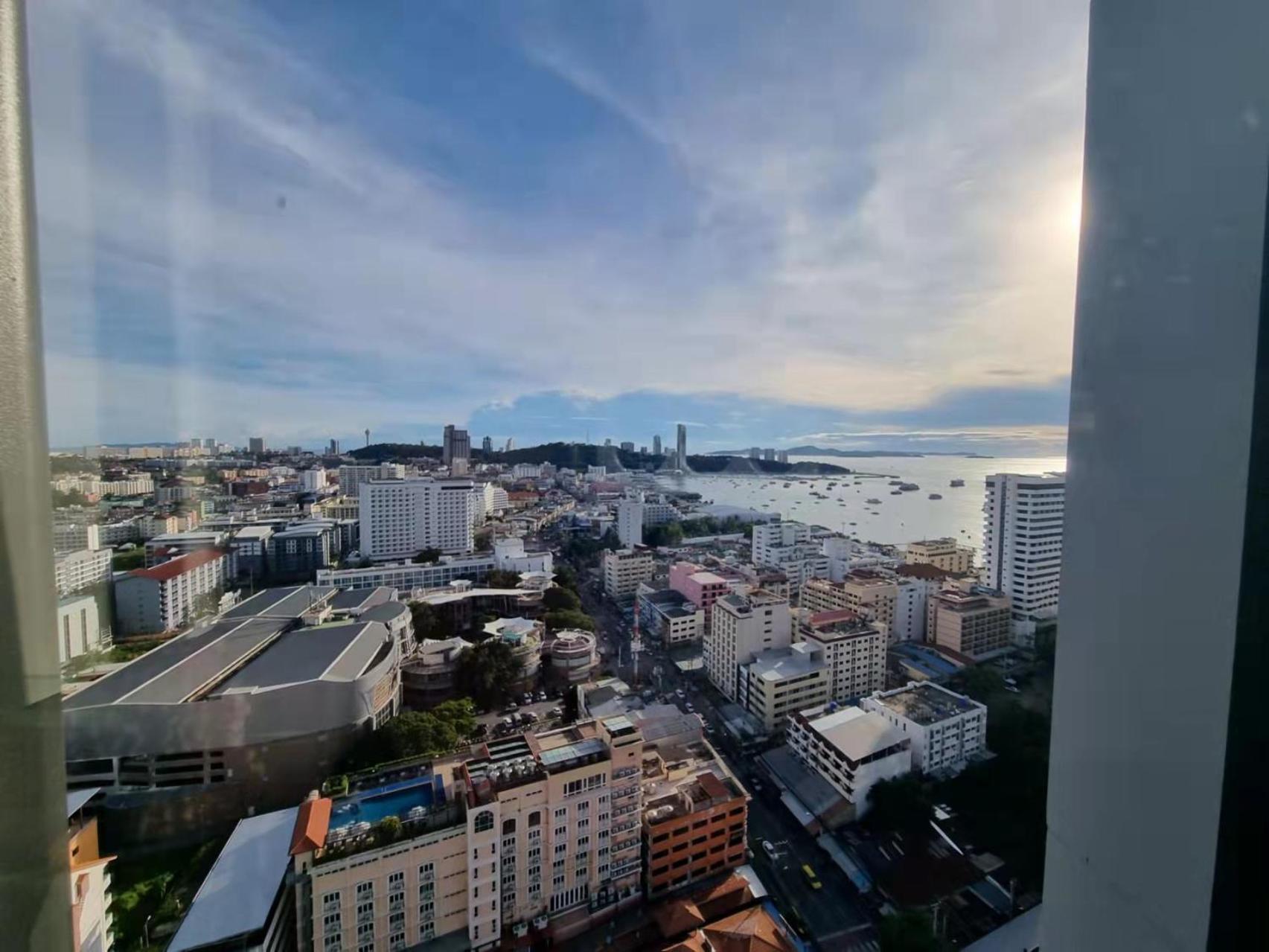 Apartment Edge Super Pattaya