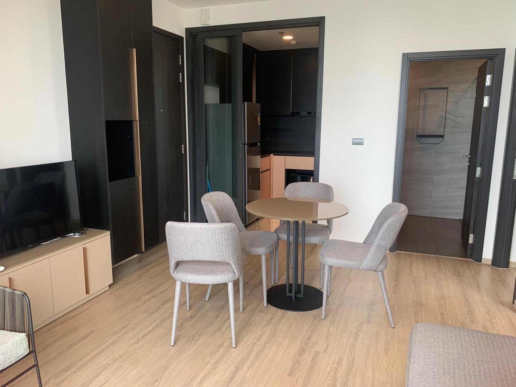 Edge Super Apartment