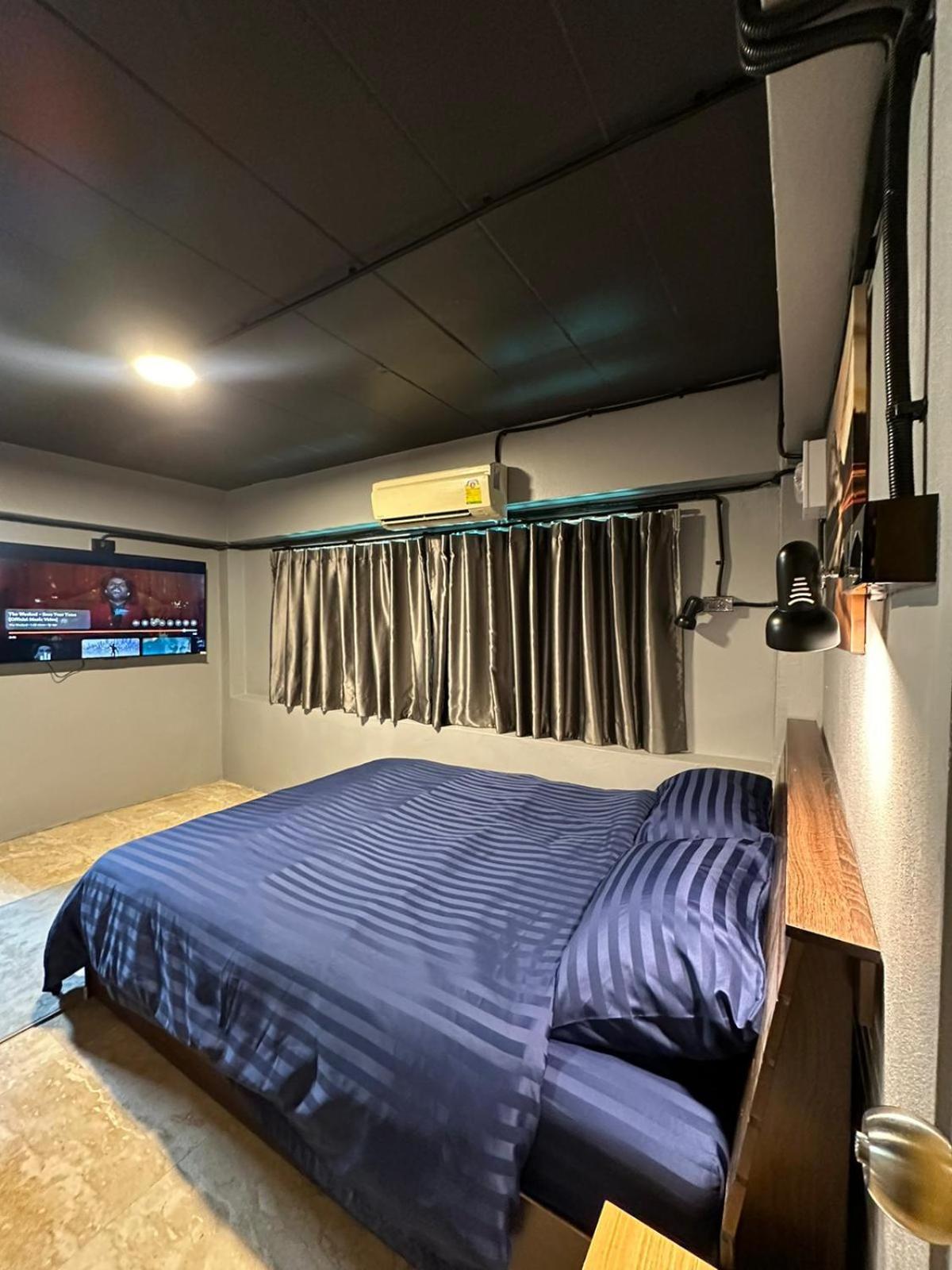 Hostel Tukkom Friends Station & Cafe Pattaya