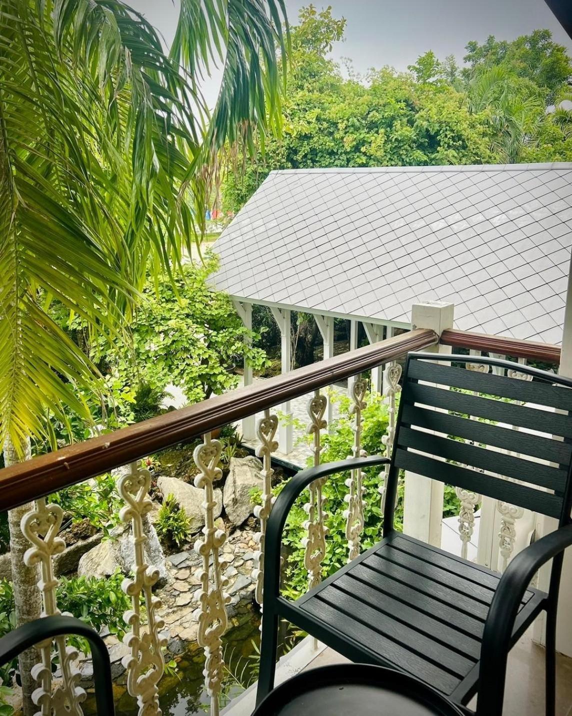 Ip Pool Resort 3*