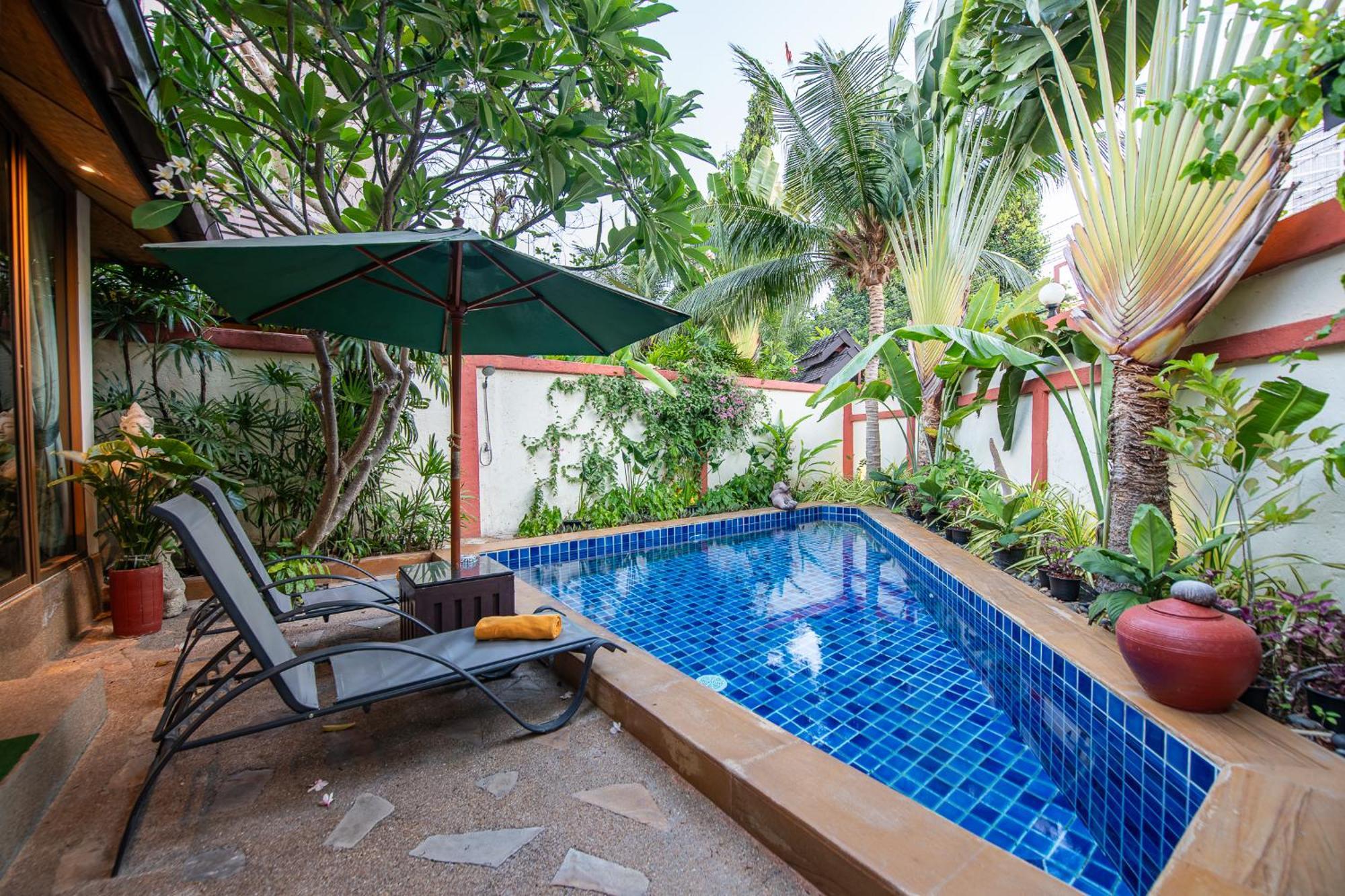 I, Totally Private Pool Apartment