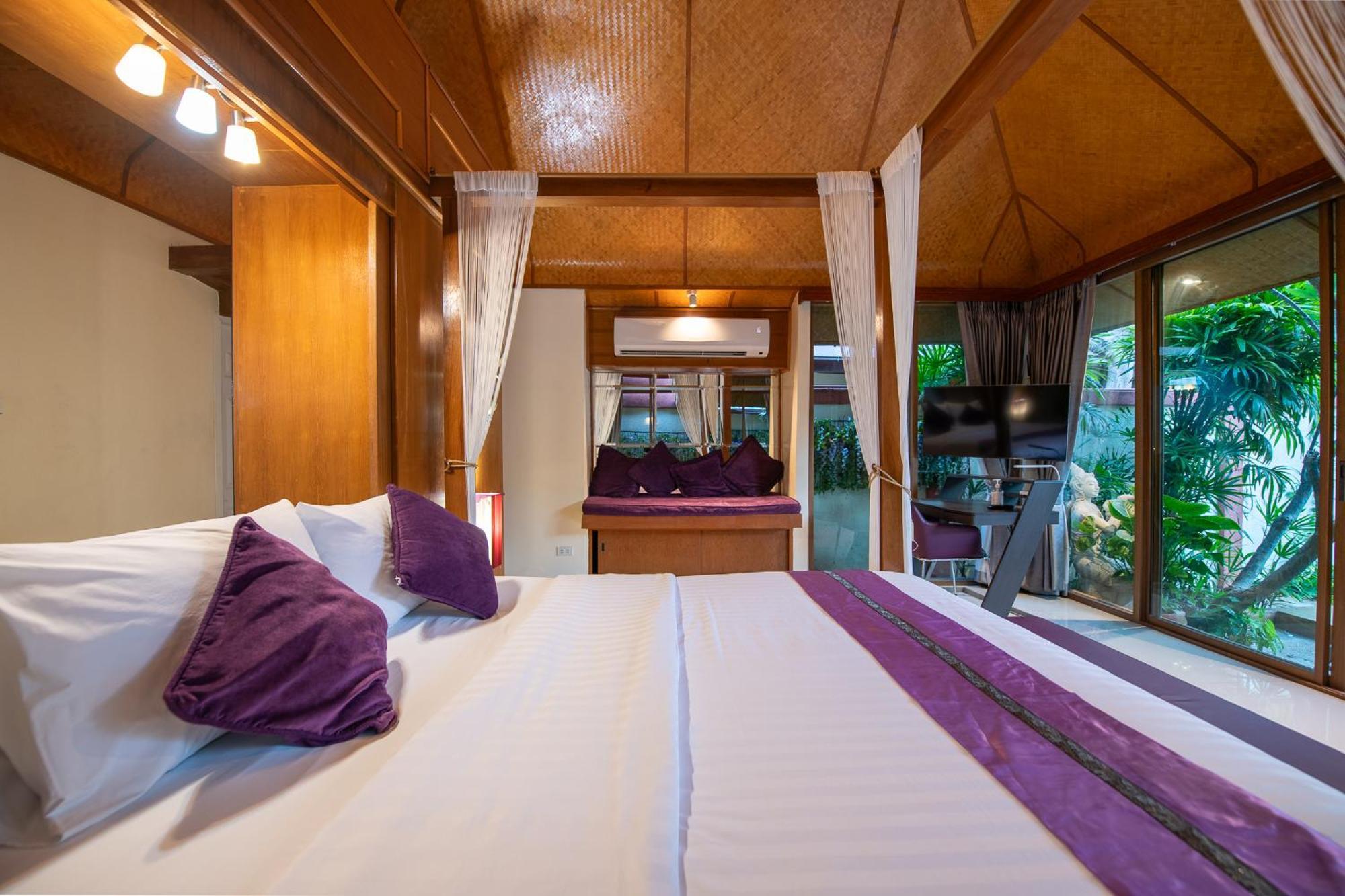 I, Totally Private Pool Apartment *