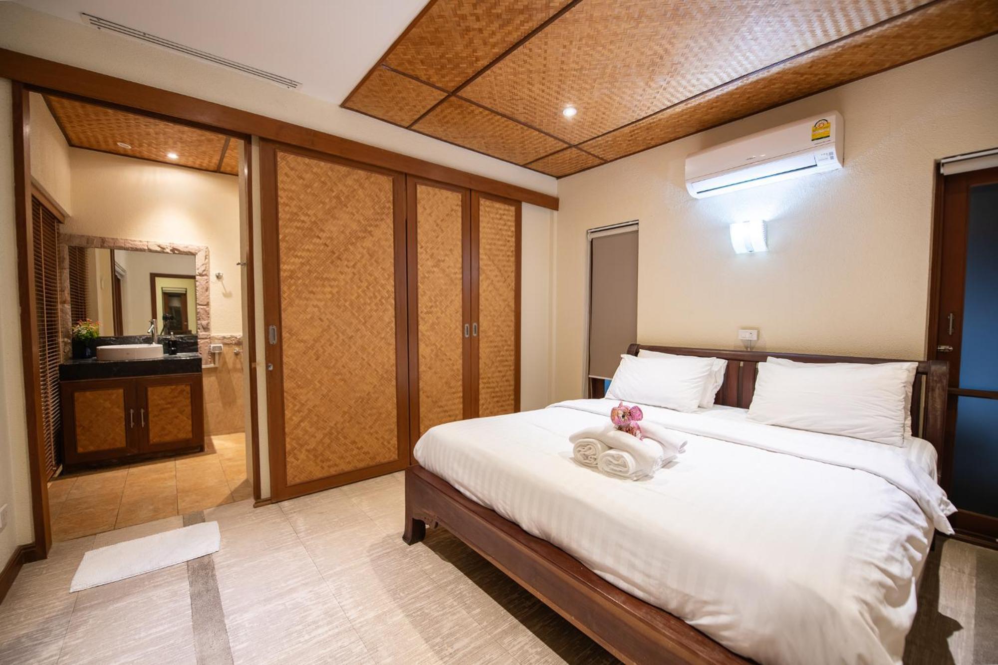 Orchid House Pattaya, Totally Private Pool Apartment Pattaya